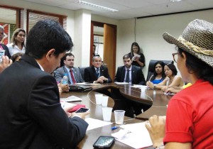 comeducaesinteac300415