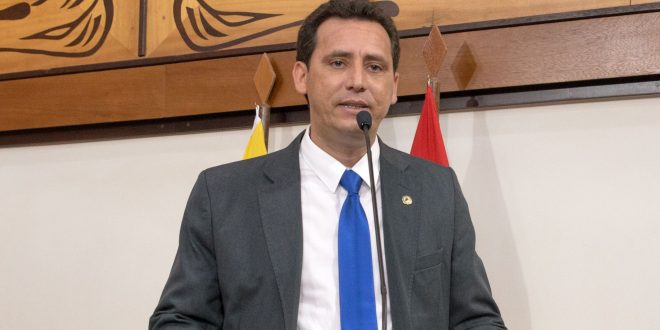 Deputado Jairo Carvalho parabeniza Petecão e diz que senador tem honrado o Acre Deputado Jairo Carvalho parabeniza Petecão e diz que senador tem honrado o Acre