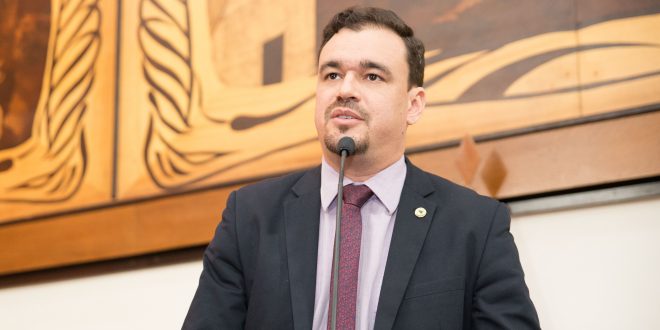 Deputado Daniel Zen manifesta apoio a pacientes com lúpus e renais crônicos Deputado Daniel Zen manifesta apoio a pacientes com lúpus e renais crônicos