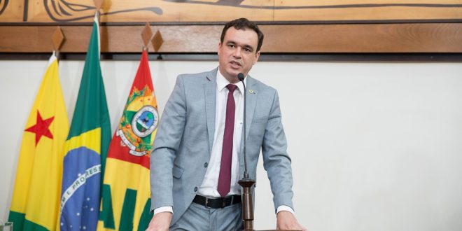 Deputado Daniel Zen questiona aprovação de MP que reduz tributos para petrolíferas estrangeiras Deputado Daniel Zen questiona aprovação de MP que reduz tributos para petrolíferas estrangeiras