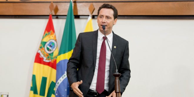 Deputado Jairo Carvalho diz que estão atacando covardemente o senador Sérgio Petecão Deputado Jairo Carvalho diz que estão atacando covardemente o senador Sérgio Petecão