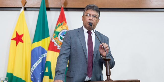 Deputado Antônio Pedro denuncia falta de refrigeração no hospital de Xapuri Deputado Antônio Pedro denuncia falta de refrigeração no hospital de Xapuri