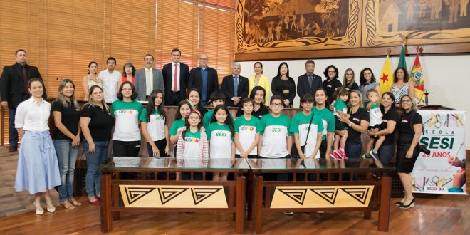 Aleac homenageia Escola Sesi pelos 20 anos de atuação no Estado Aleac homenageia Escola Sesi pelos 20 anos de atuação no Estado