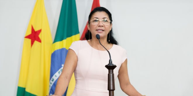 Deputado Eliane Sinhasique relata problemas na Fundhacre e cobra providências do governo Deputado Eliane Sinhasique relata problemas na Fundhacre e cobra providências do governo