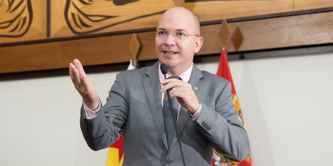 Deputado Gehlen Diniz critica valor destinado pelo governo à Polícia Militar Deputado Gehlen Diniz critica valor destinado pelo governo à Polícia Militar