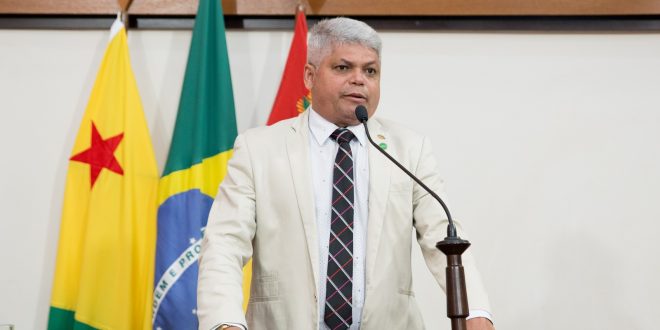 Deputado Raimundinho da Saúde se solidariza com servidores demitidos do Deracre Deputado Raimundinho da Saúde se solidariza com servidores demitidos do Deracre