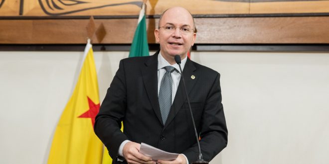 Deputado Gehlen Diniz afirma que PT faliu o Acre Deputado Gehlen Diniz afirma que PT faliu o Acre