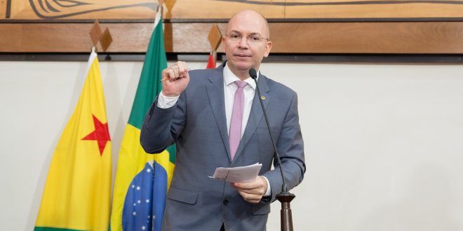 Deputado Gehlen Diniz defende intervenção federal no Estado Deputado Gehlen Diniz defende intervenção federal no Estado