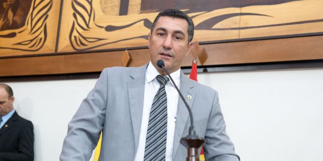 Deputado Jesus Sérgio pede recuperação de vias no interior Deputado Jesus Sérgio pede recuperação de vias no interior