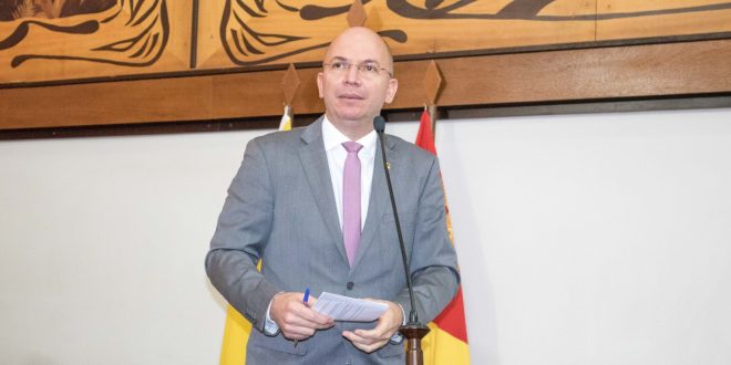 Deputado Gehlen Diniz lamenta número de mortes ocorridas na capital Deputado Gehlen Diniz lamenta número de mortes ocorridas na capital