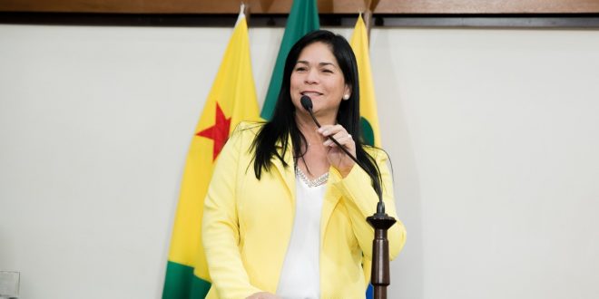 Deputada Maria Antônia parabeniza cruzeirenses pelo centésimo novenário Deputada Maria Antônia parabeniza cruzeirenses pelo centésimo novenário