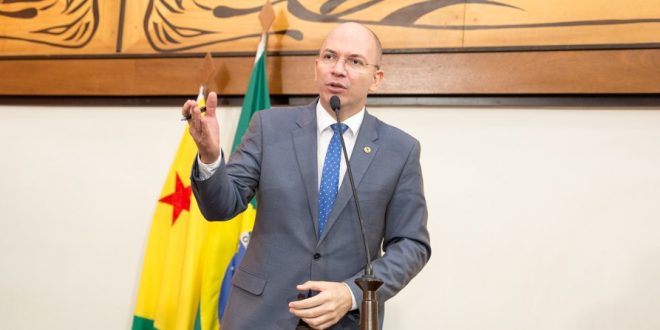 Deputado Gehlen Diniz parabeniza Bolsonaro e critica parlamentares que torcem contra Deputado Gehlen Diniz parabeniza Bolsonaro e critica parlamentares que torcem contra