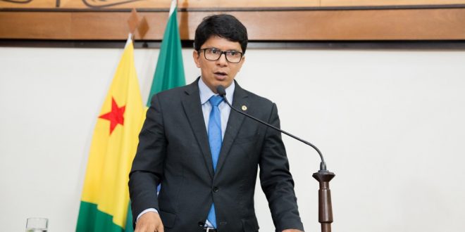 Deputado Jenilson Leite alerta para importância da prevenção ao câncer de mama Deputado Jenilson Leite alerta para importância da prevenção ao câncer de mama
