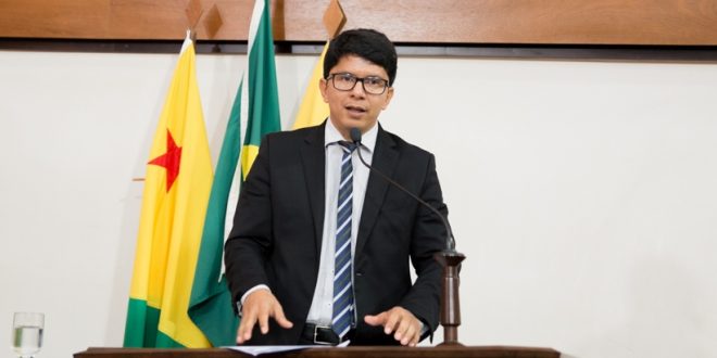 Deputado Jenilson Leite pede que parlamentares aprovem PEC para realocar servidores da Eletroacre Deputado Jenilson Leite pede que parlamentares aprovem PEC para realocar servidores da Eletroacre