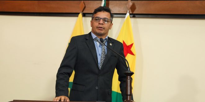 Wagner Felipe denuncia que grávida teve pedido de exame negado em unidade de saúde Wagner Felipe denuncia que grávida teve pedido de exame negado em unidade de saúde