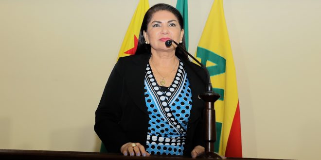 “Imaginem um hospital inteiro parando devido a um atraso no pagamento. Isso vai ser fatal para os acreanos”, diz Antônia Sales sobre terceirização na Saúde. “Imaginem um hospital inteiro parando devido a um atraso no pagamento. Isso vai ser fatal para os acreanos”, diz Antônia Sales sobre terceirização na Saúde.