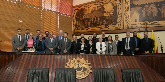 Assembleia Legislativa do Acre homenageia delegados da Polícia Civil Assembleia Legislativa do Acre homenageia delegados da Polícia Civil