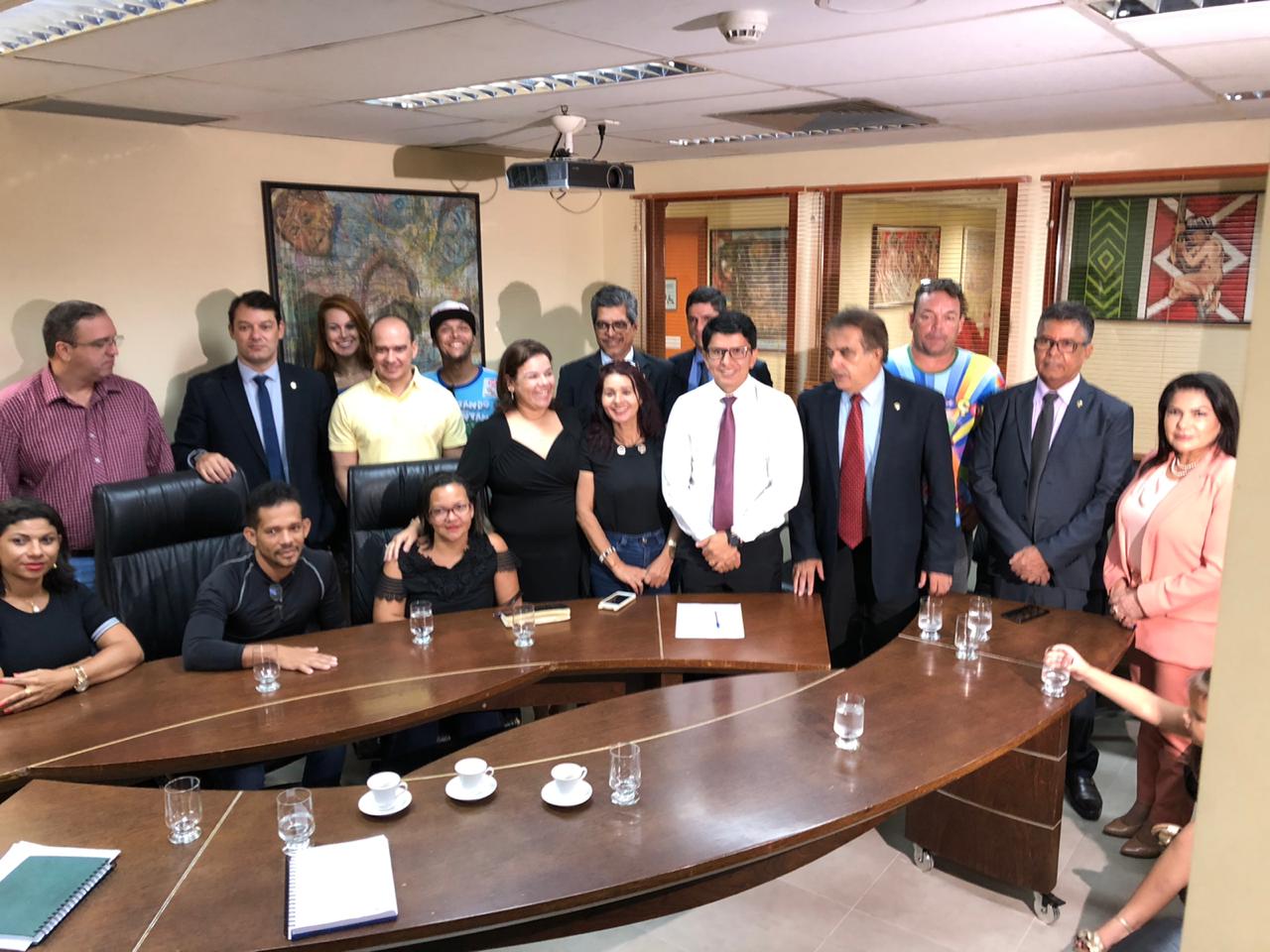 Comissão de Saúde da Aleac recebe pais de pacientes que realizam tratamento no Unacom Comissão de Saúde da Aleac recebe pais de pacientes que realizam tratamento no Unacom