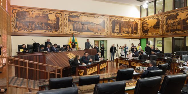 Deputados aprovam Projeto de Lei que altera trechos da LDO Deputados aprovam Projeto de Lei que altera trechos da LDO