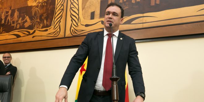 Daniel Zen questiona pontos da LOA e diz que só votará favorável se a proposta for corrigida Daniel Zen questiona pontos da LOA e diz que só votará favorável se a proposta for corrigida