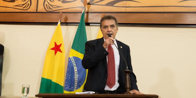 Bestene destaca entrega de ruas pavimentadas em Plácido de Castro Bestene destaca entrega de ruas pavimentadas em Plácido de Castro