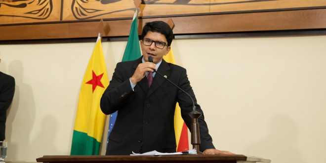 Deputado Jenilson Leite contesta Gehlen Diniz e defende instalação de CPI para investigar Energisa Deputado Jenilson Leite contesta Gehlen Diniz e defende instalação de CPI para investigar Energisa