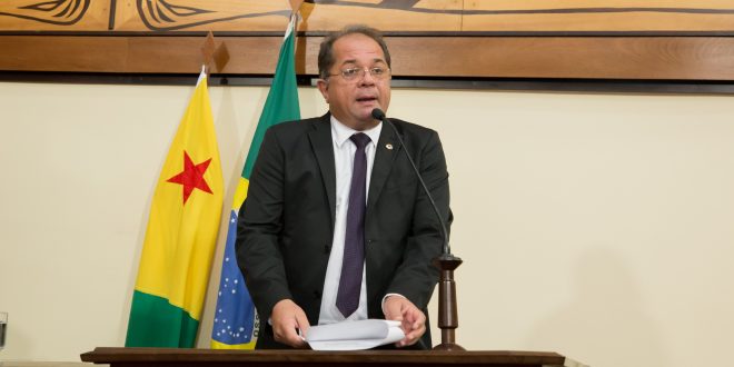 Marcus Cavalcante quer presença de profissionais de psicologia em escolas de ensino fundamental e médio Marcus Cavalcante quer presença de profissionais de psicologia em escolas de ensino fundamental e médio
