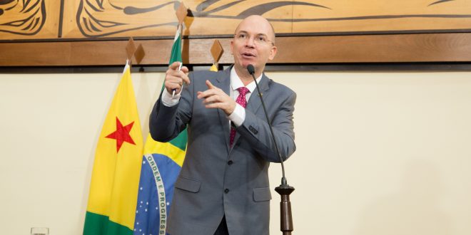 Gehlen Diniz manifesta apoio a servidores da Emater e afirma que empresa não será extinta Gehlen Diniz manifesta apoio a servidores da Emater e afirma que empresa não será extinta