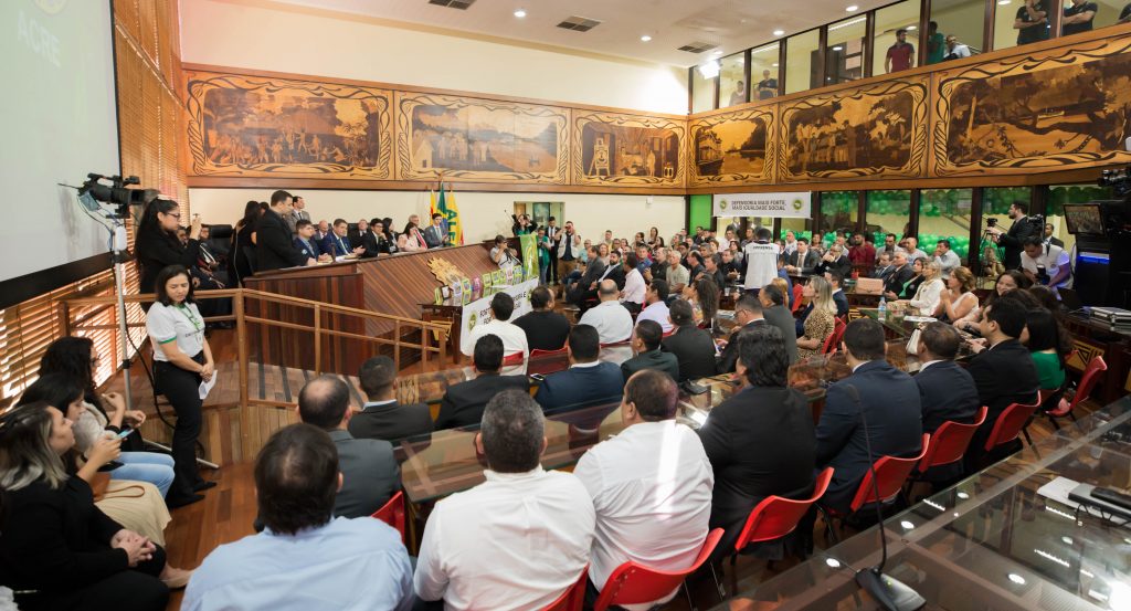 sessao-solene-18-anos-defensoria-publica-060619lb