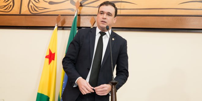 Deputado Daniel Zen chama Sérgio Moro de falso moralista e o acusa de fazer manobras na Lava Jato Deputado Daniel Zen chama Sérgio Moro de falso moralista e o acusa de fazer manobras na Lava Jato