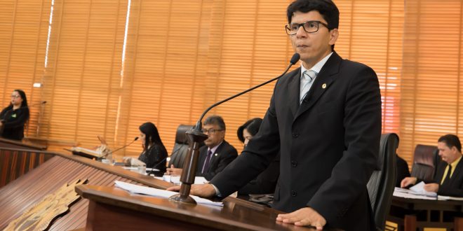 Jenilson Leite parabeniza Brasiléia pelos 109 anos de fundação e destaca trabalho positivo da prefeita Fernanda Hassem Jenilson Leite parabeniza Brasiléia pelos 109 anos de fundação e destaca trabalho positivo da prefeita Fernanda Hassem