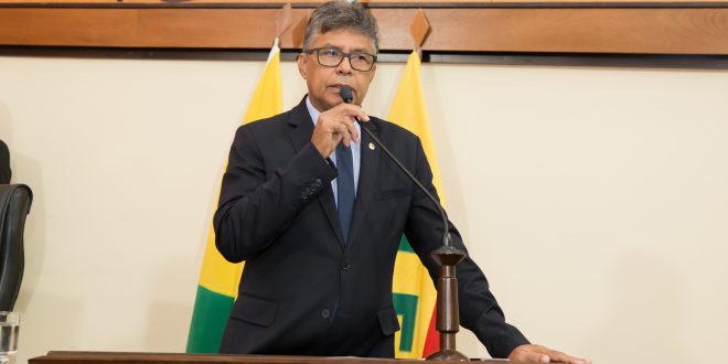 Deputado Antônio Pedro destaca dados positivos da Educação no Estado Deputado Antônio Pedro destaca dados positivos da Educação no Estado