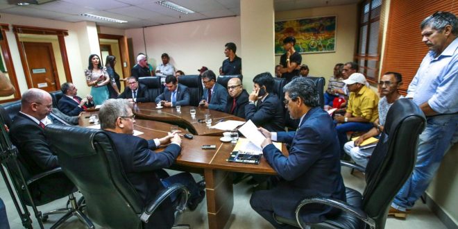 Comissão de Serviço Público da Aleac recebe Secretário de Agricultura e Pecuária Paulo Wadt Comissão de Serviço Público da Aleac recebe Secretário de Agricultura e Pecuária Paulo Wadt
