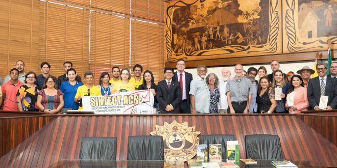 Aleac faz homenagem aos 120 anos do Estado Independente do Acre Aleac faz homenagem aos 120 anos do Estado Independente do Acre