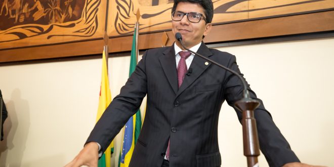 Jenilson Leite classifica como “infelizes” declarações de governador sobre jatinho Jenilson Leite classifica como “infelizes” declarações de governador sobre jatinho