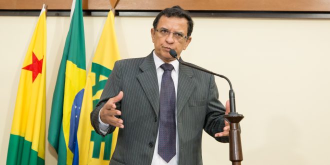 Luiz Gonzaga denuncia péssima qualidade dos serviços de telefonia e internet no Juruá Luiz Gonzaga denuncia péssima qualidade dos serviços de telefonia e internet no Juruá