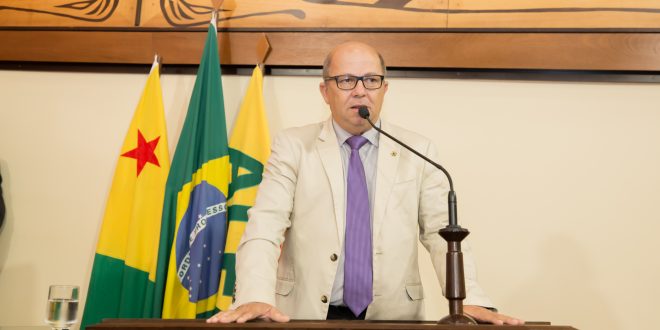 Deputado Jonas Lima comemora postura firme do Poder Legislativo Deputado Jonas Lima comemora postura firme do Poder Legislativo