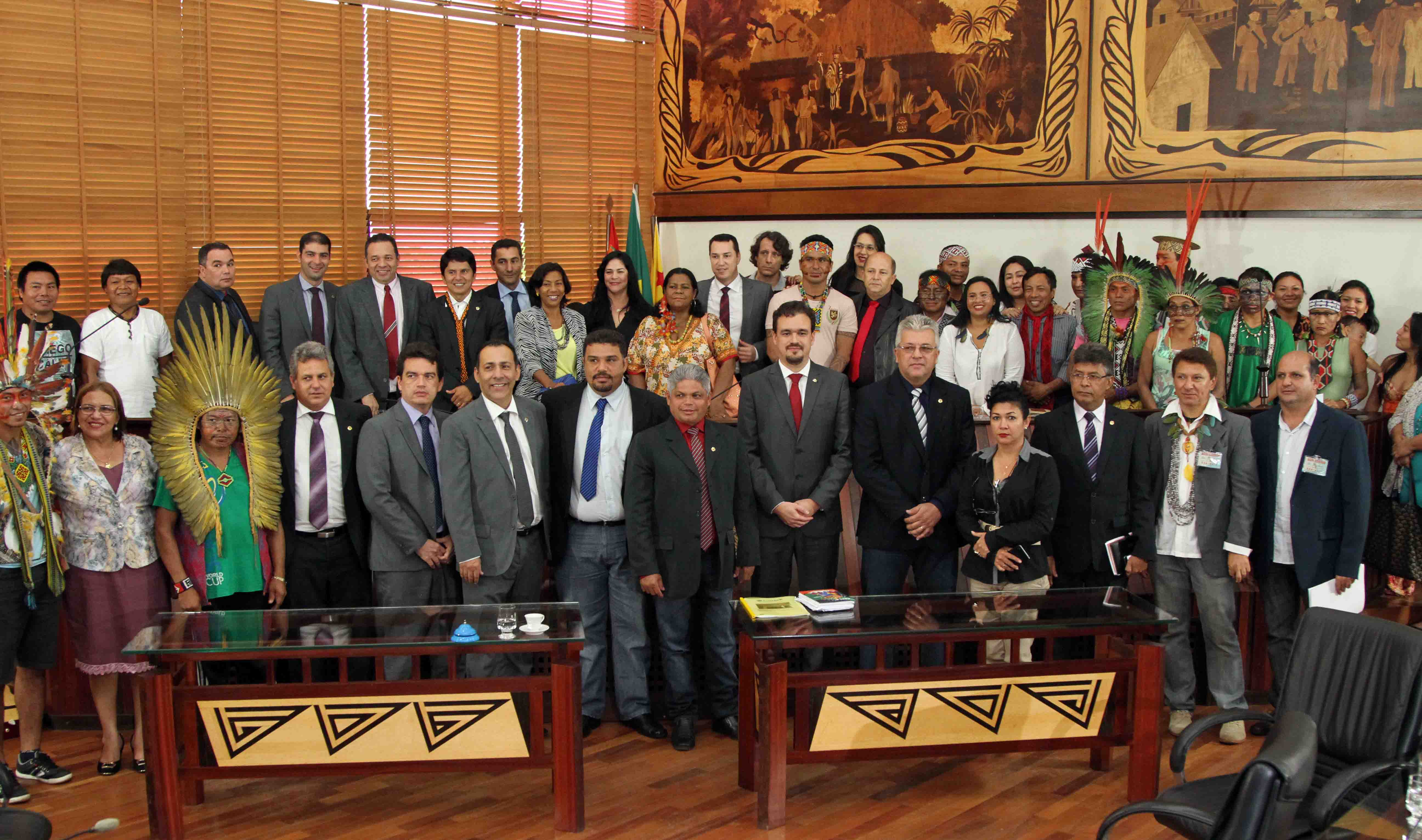 Aleac homenageia povos indígenas durante sessão solene em alusão ao Dia do Índio