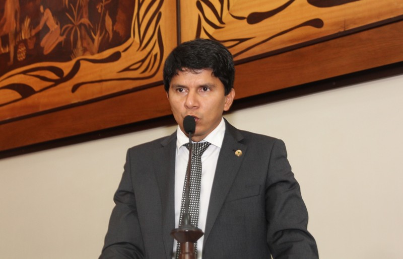 Deputado Jenilson Leite pede imediato assentamento de 30 famílias expulsas de área de terra em Tarauacá