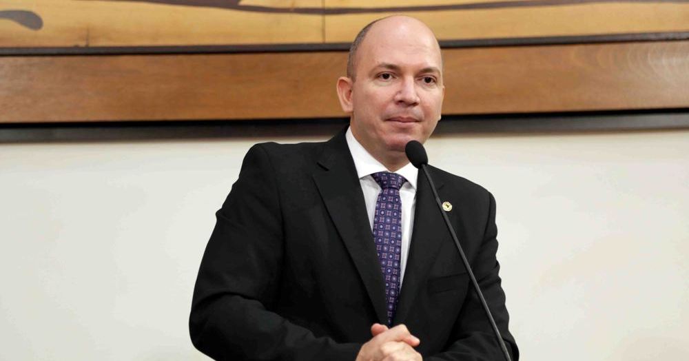 Deputado Gehlen Diniz defende criação de CPI para investigar Programa Ruas do Povo