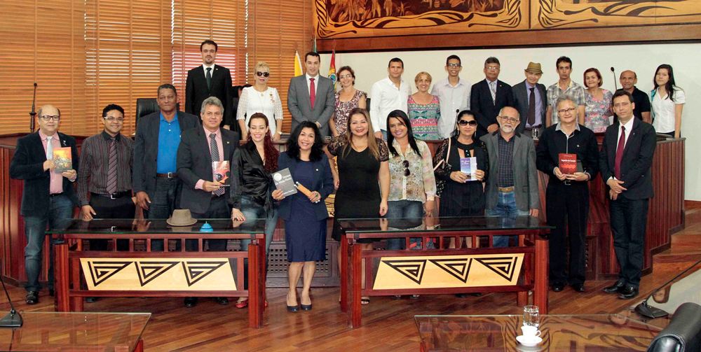 Assembleia Legislativa homenageia poetas acreanos em sessão solene