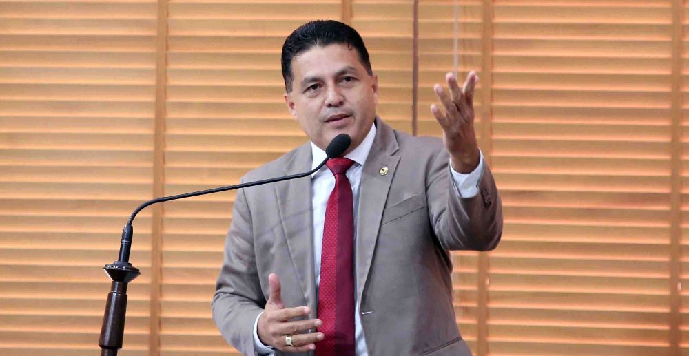 Deputado Eber Machado denuncia obras inacabadas em bairros e conjuntos habitacionais