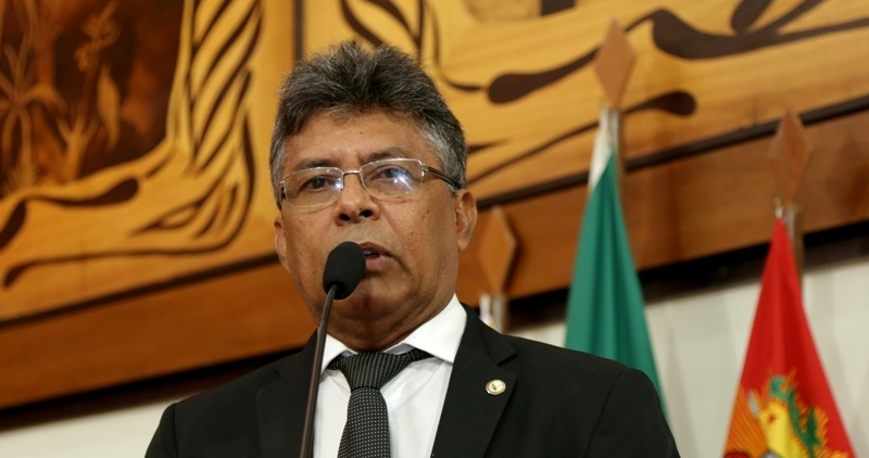 Deputado Antônio Pedro parabeniza comando da Polícia Militar em Xapuri pelas ações de combate ao crime