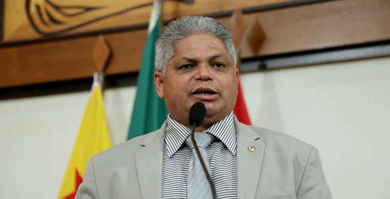 Deputado Raimundinho da Saúde pede convocação de mais profissionais para a Saúde