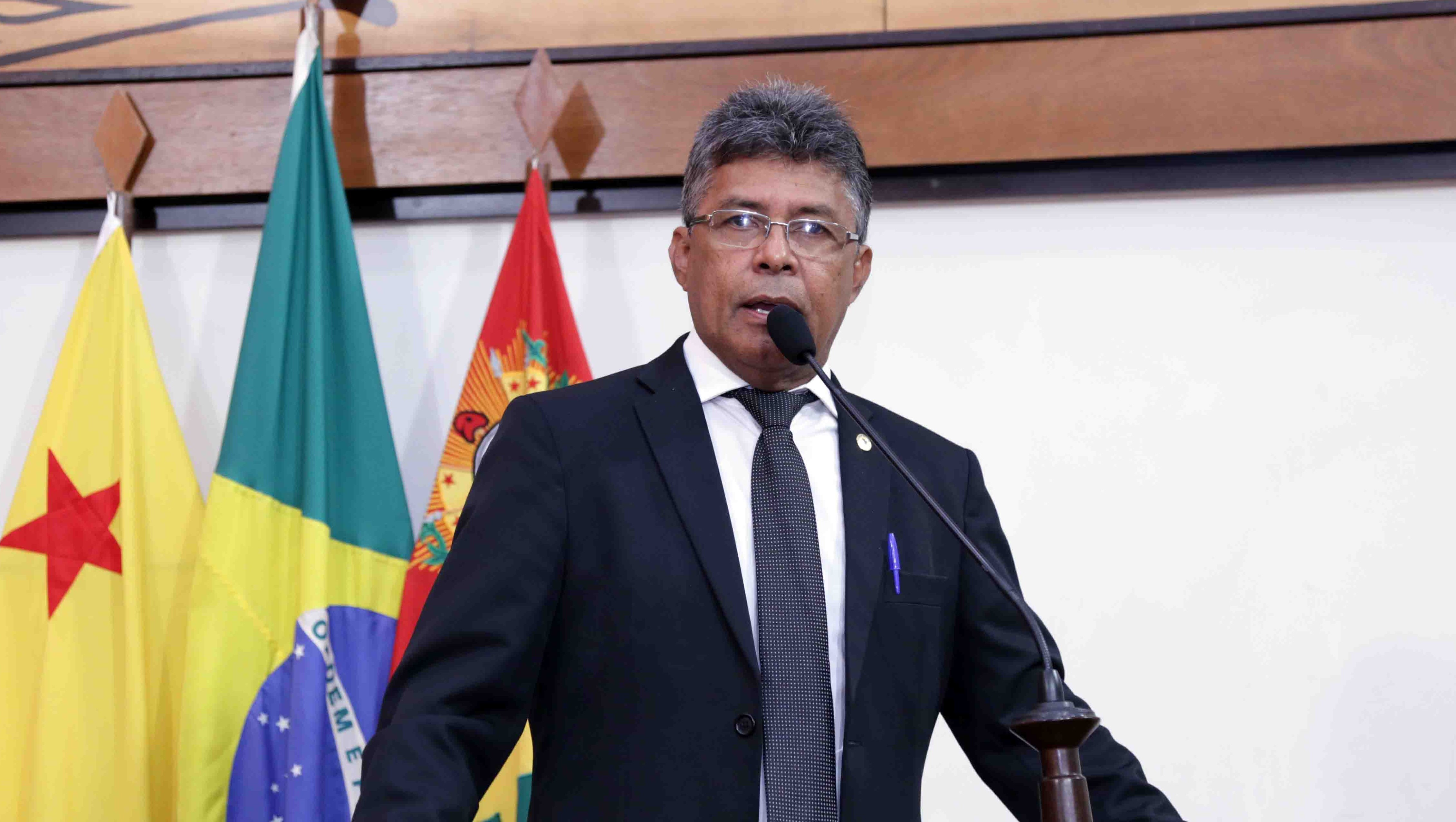 Deputado Antônio Pedro diz que aparelho de radiografia do Hospital de Xapuri está ‘quebrado’