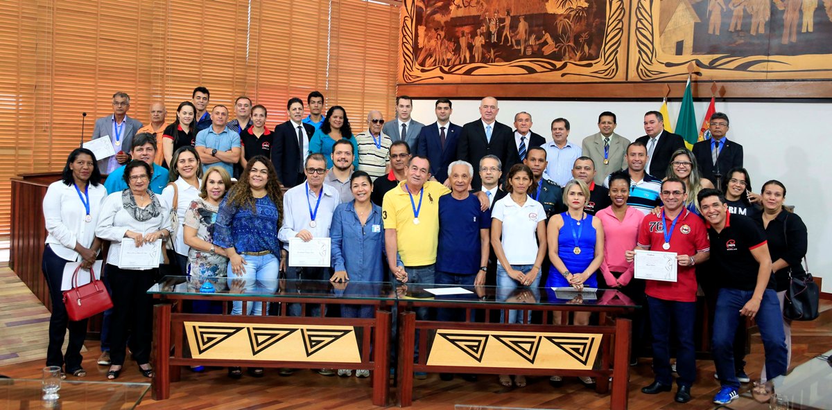 Assembleia Legislativa do Acre homenageia educadores físicos em sessão solene