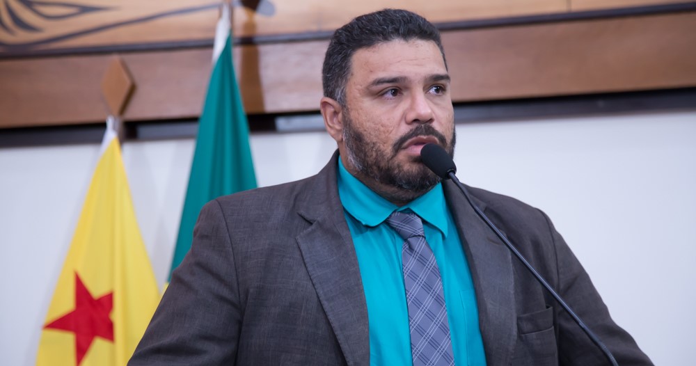 Deputado Whendy Lima comemora vitória do pai