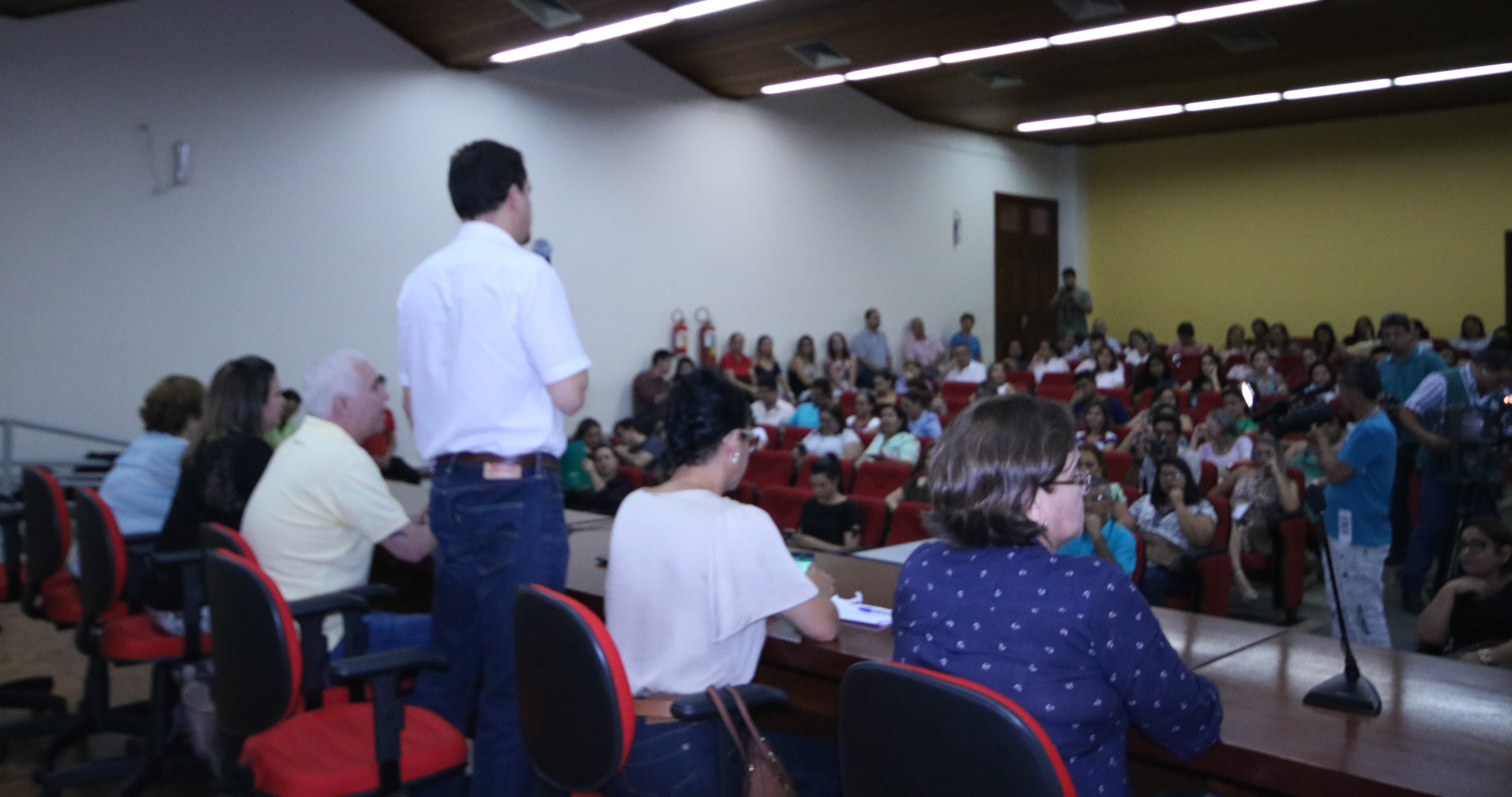 Aleac realiza audiência pública para debater ensino em tempo integral no Estado