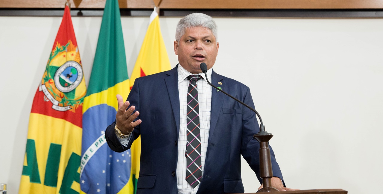 Deputado Raimundinho da Saúde rebate críticas de Gehlen Diniz