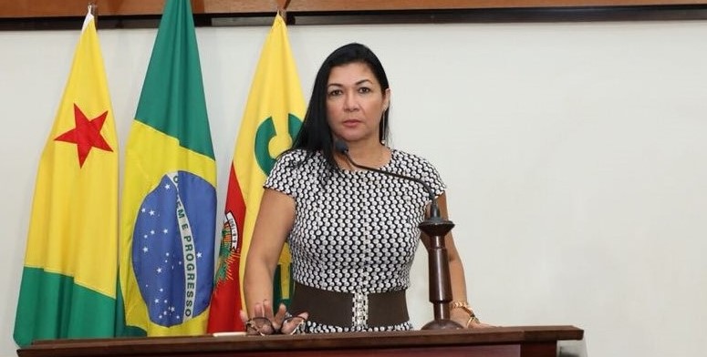 Deputada Eliane Sinhasique denuncia incêndio em aterro de resíduos da capital